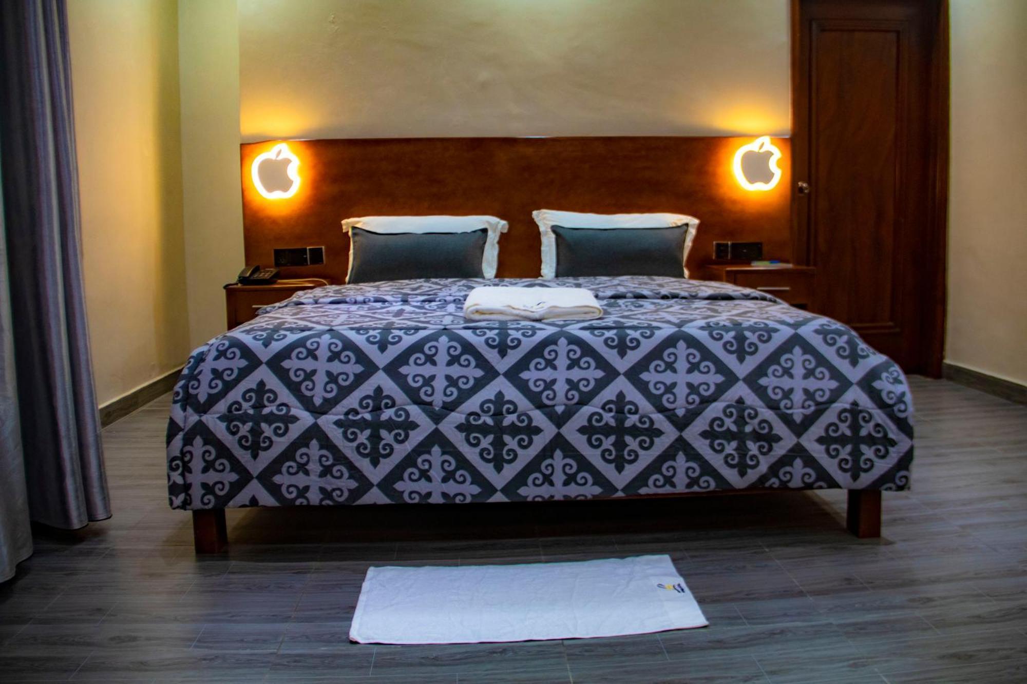 Hotel L'Apero Cotonou Eksteriør bilde