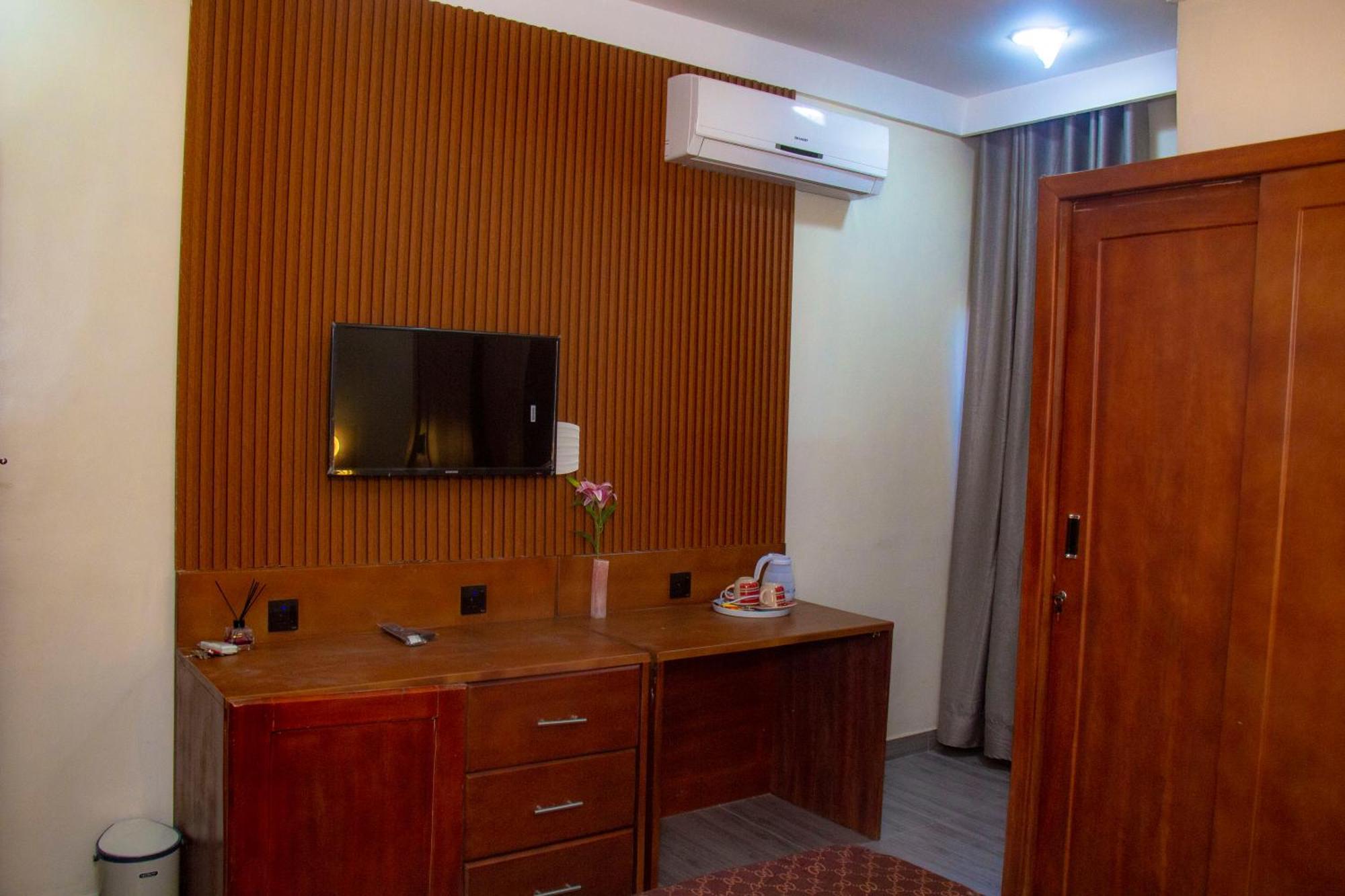 Hotel L'Apero Cotonou Eksteriør bilde